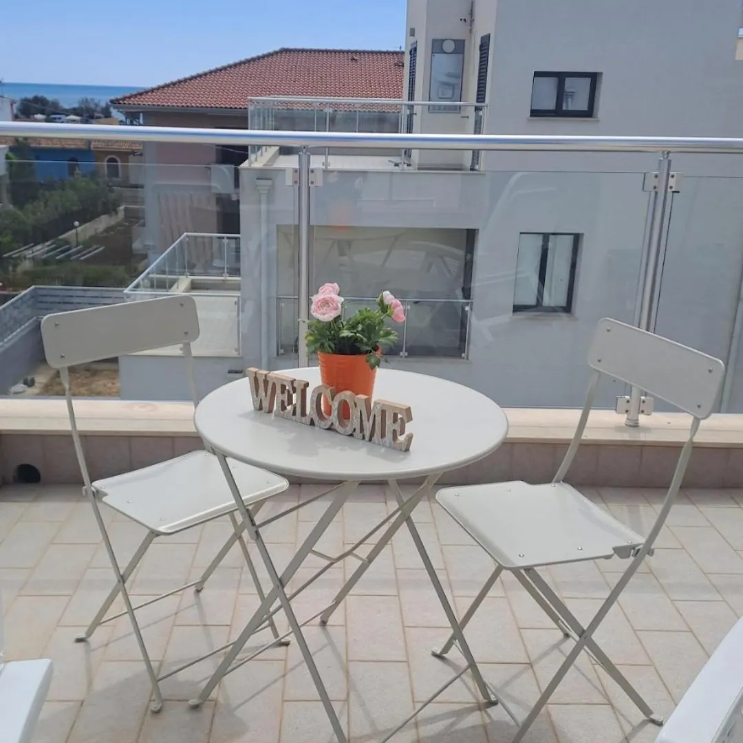 Villa Sul Mare Don Toto' Avola Holiday home